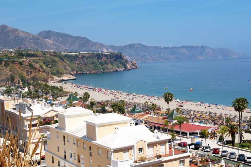 Bonito Piso A 300M De La Playa Nerja Apartment ภายนอก รูปภาพ