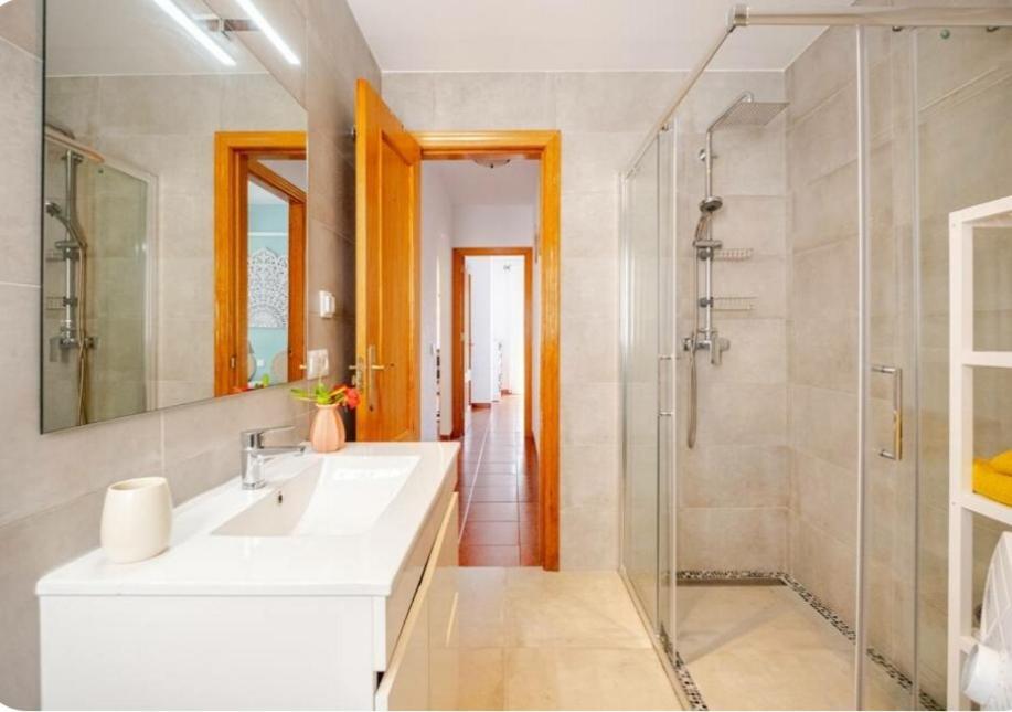 Bonito Piso A 300M De La Playa Nerja Apartment ภายนอก รูปภาพ