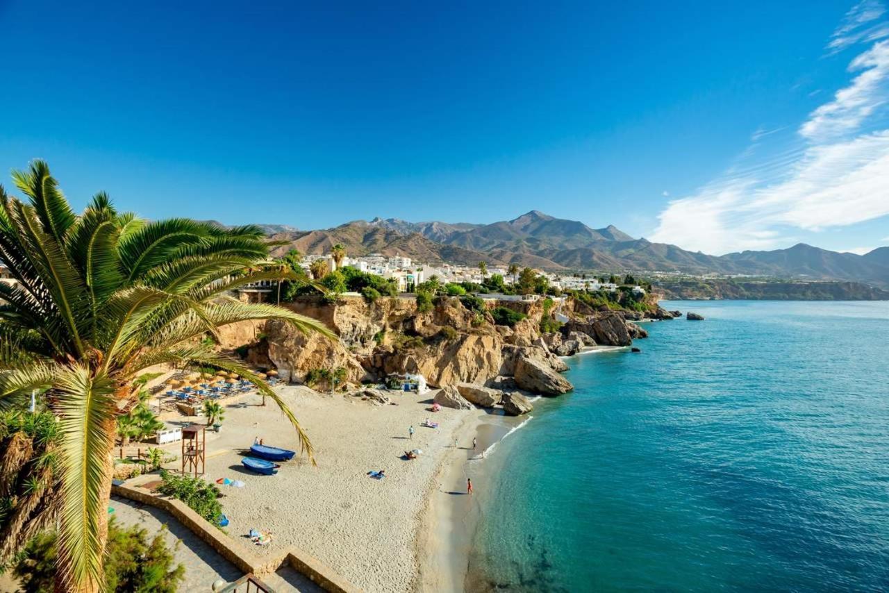 Bonito Piso A 300M De La Playa Nerja Apartment ภายนอก รูปภาพ